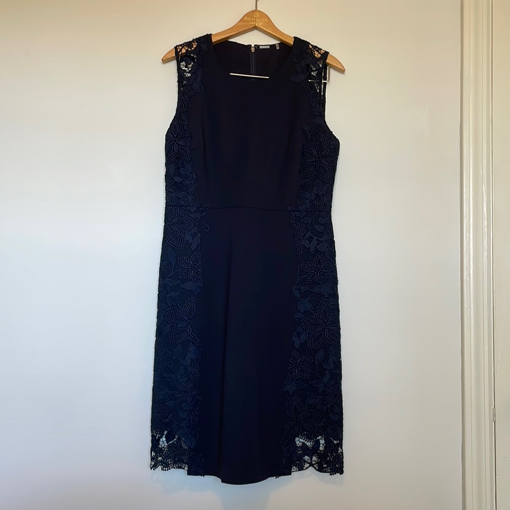 Elie tahari dress size 8 beautiful lace detail